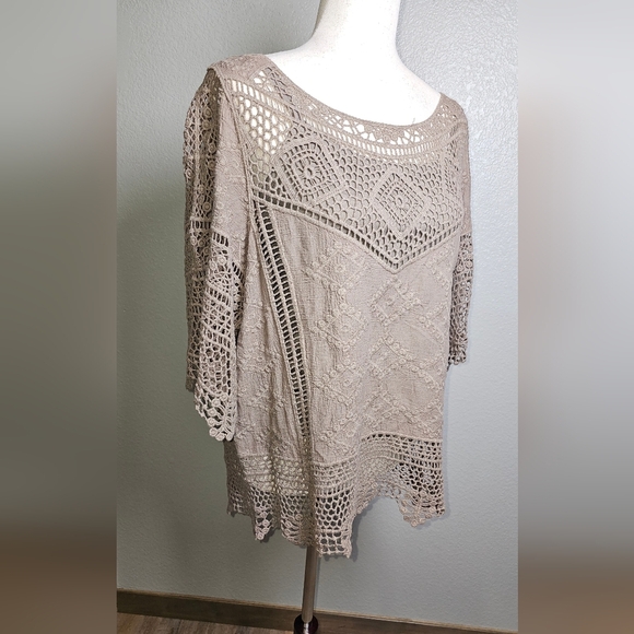 NWT Tan Short Sleeve 100% Cotton Crochet Lace Top with built in neutral cami Med - Picture 9 of 15